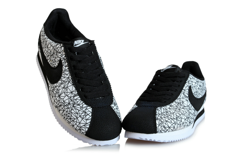 Nike Cortez Gump couleurs melangees geometriques blanches des femmes noires (2)